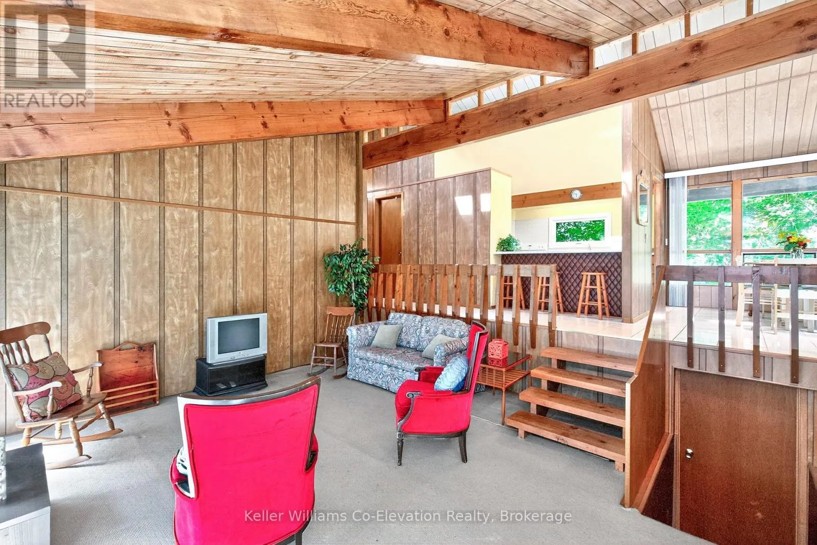 35 CROOKED CREEK CRESCENT