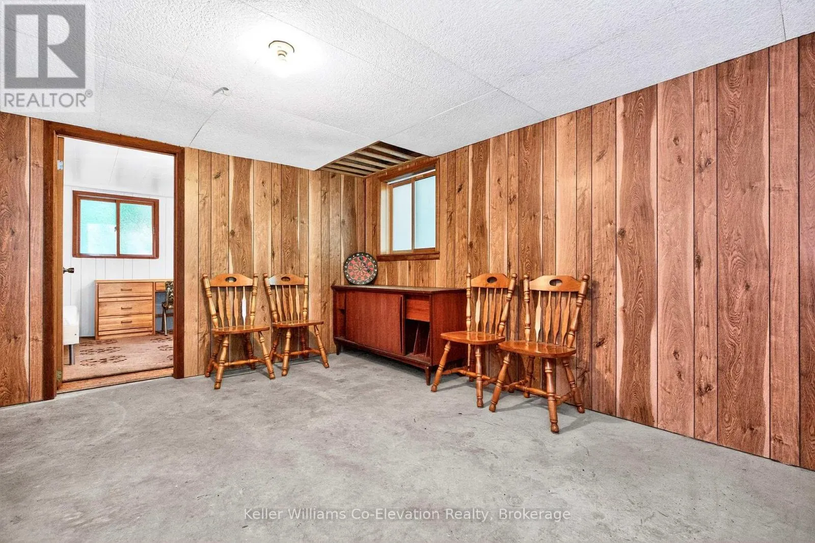 35 CROOKED CREEK CRESCENT