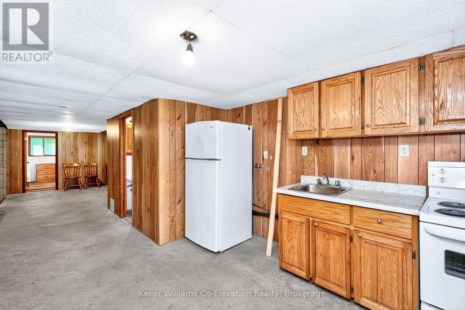 35 CROOKED CREEK CRESCENT