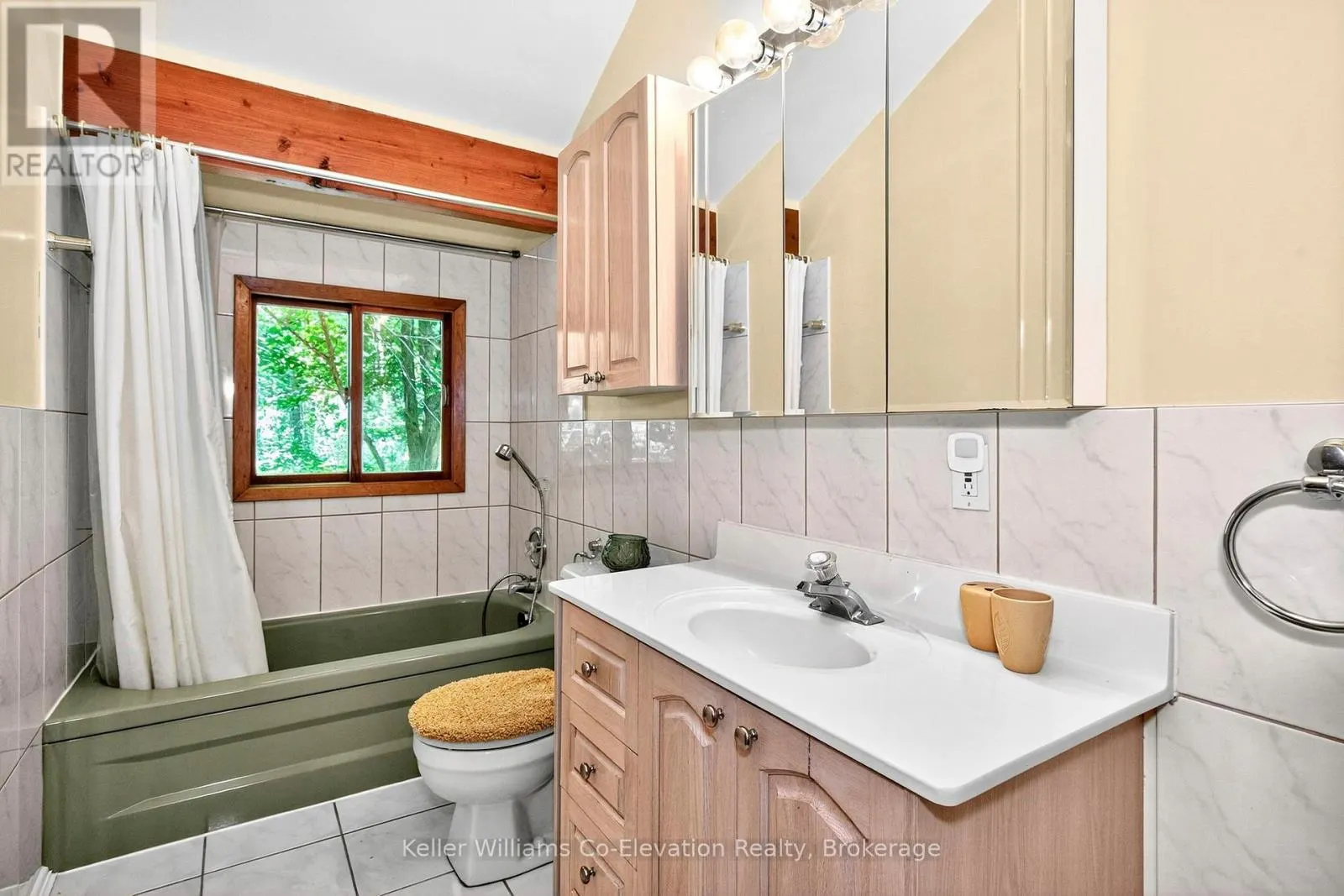 35 CROOKED CREEK CRESCENT