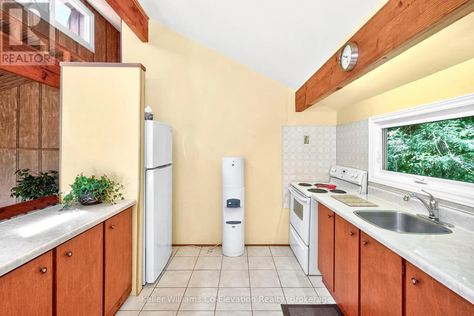 35 CROOKED CREEK CRESCENT
