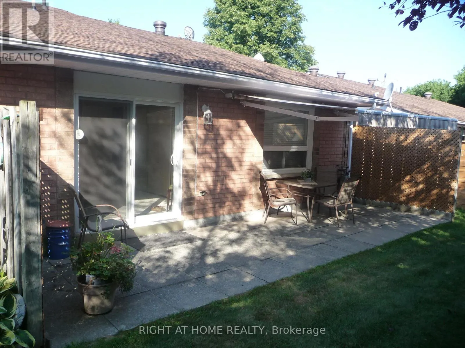 17 - 696 KING STREET