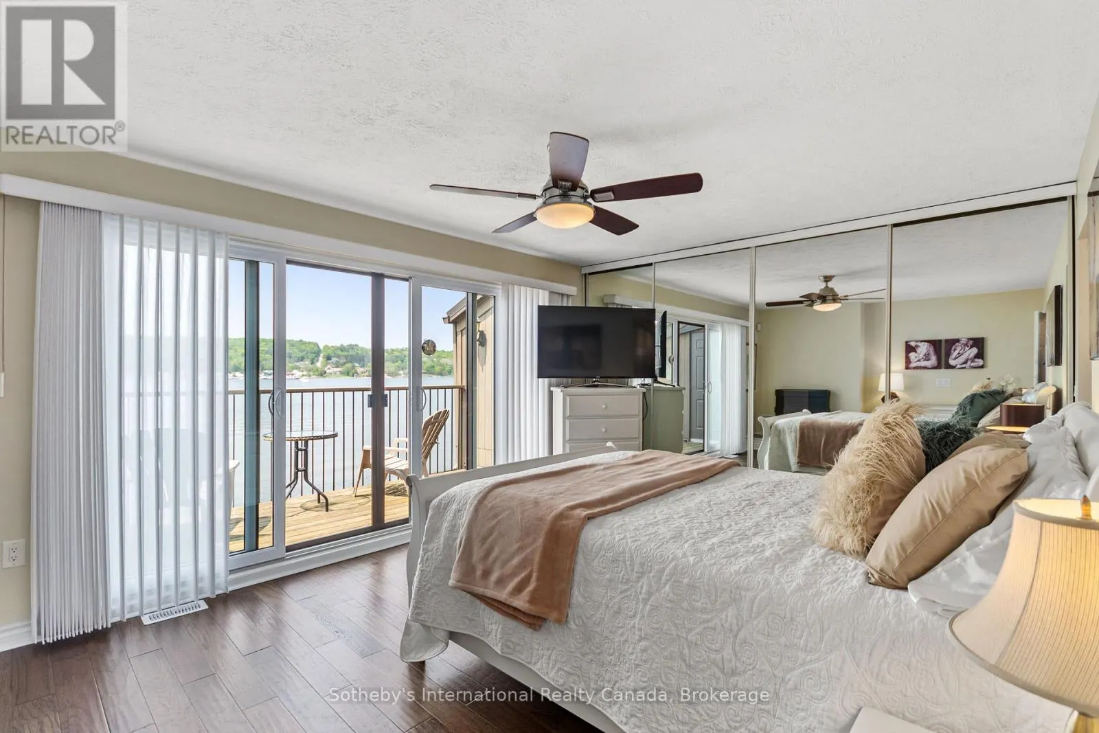 10 - 8 BECK BOULEVARD, #10