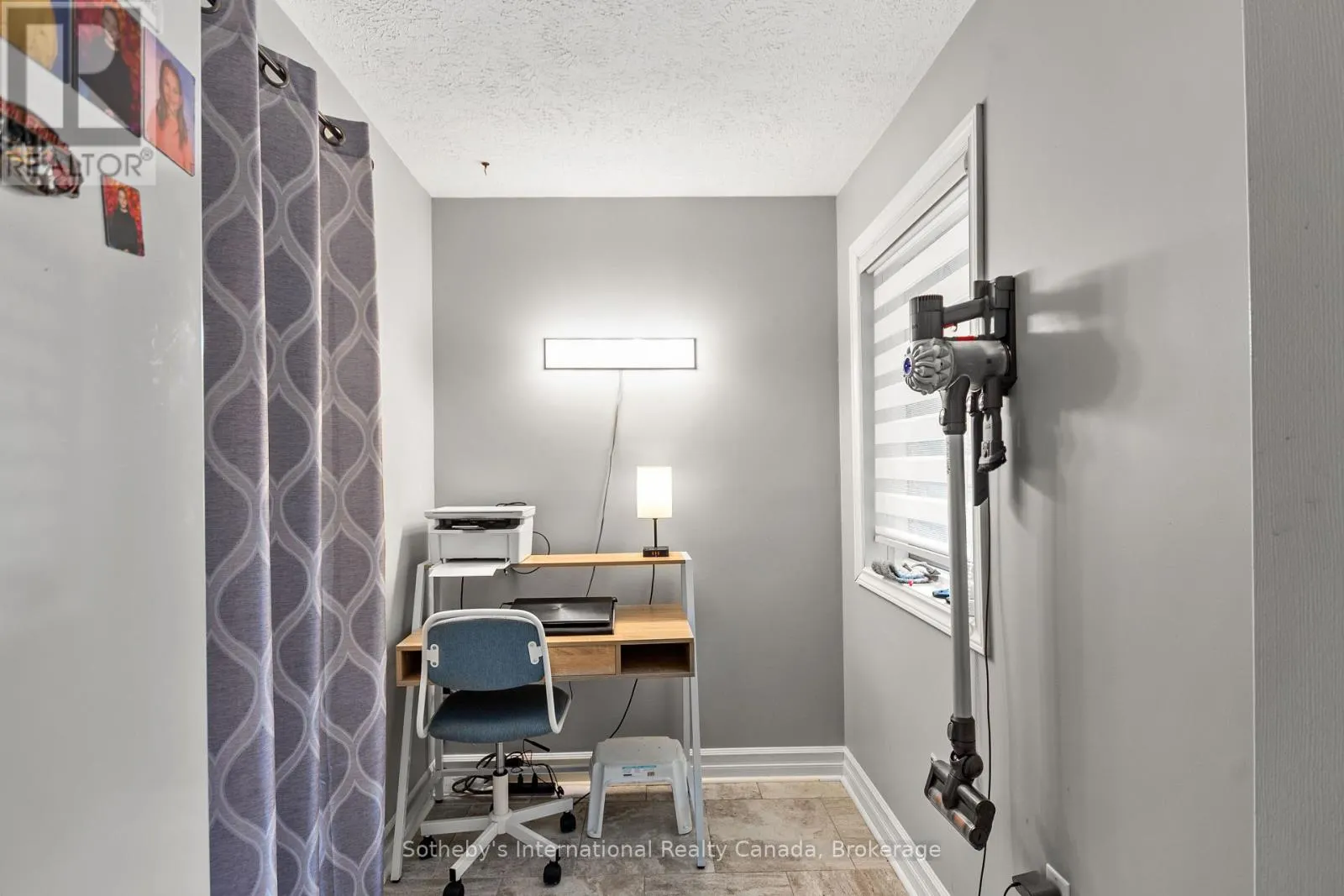 10 - 8 BECK BOULEVARD, #10
