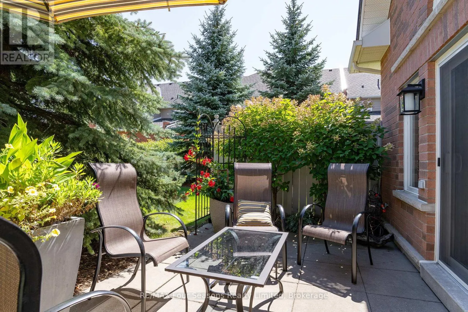 13 WESTMOUNT MEWS