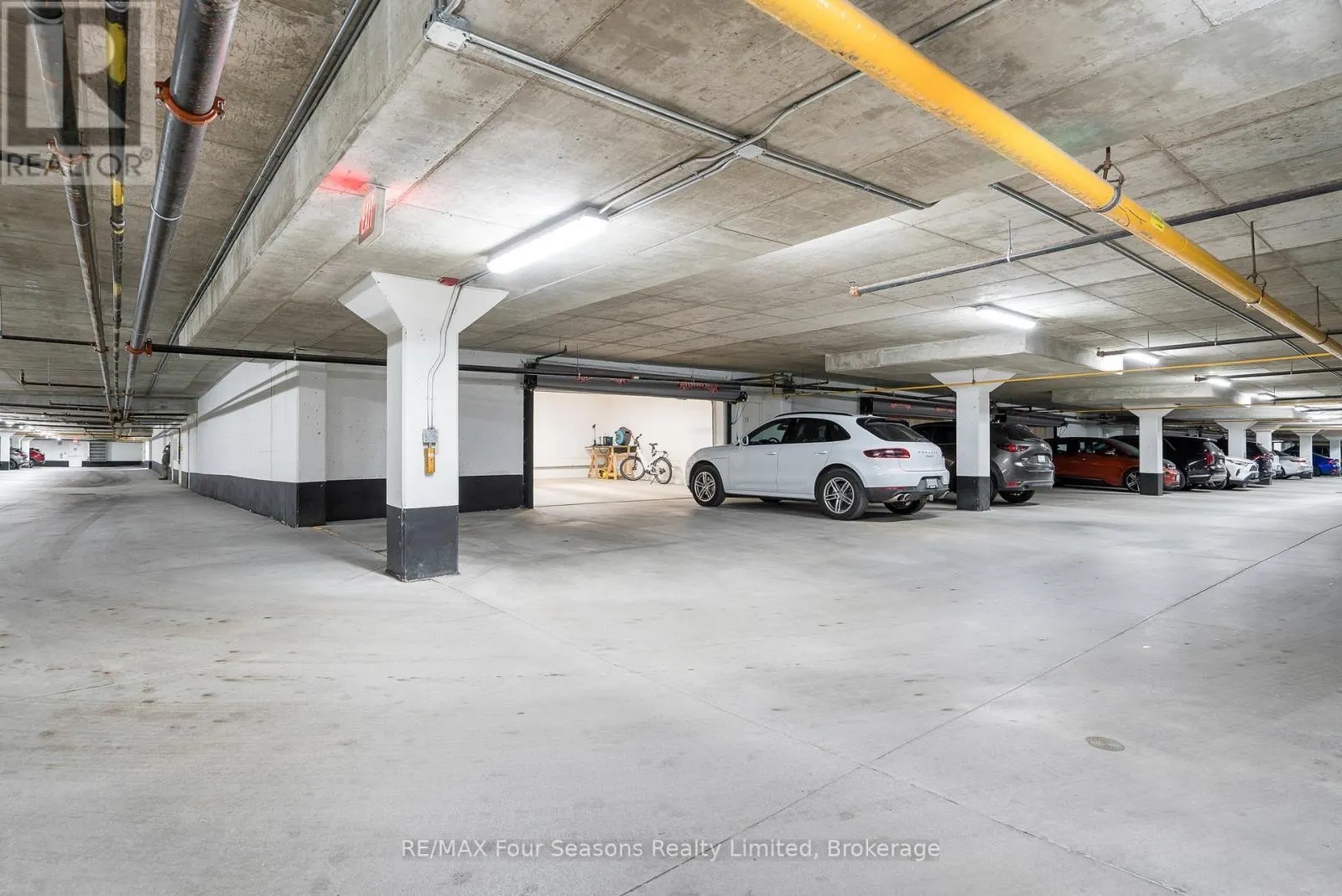 13 WESTMOUNT MEWS