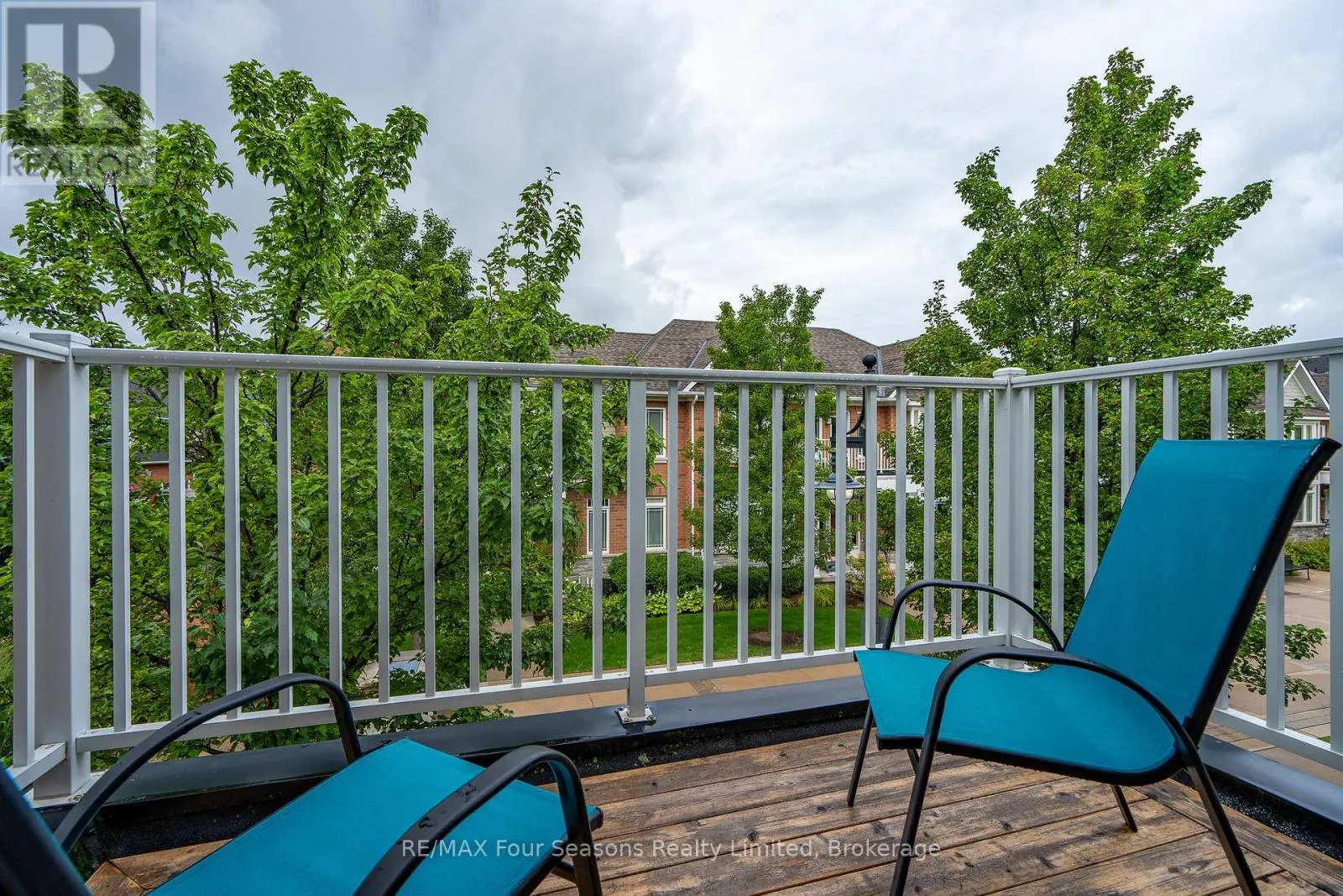 13 WESTMOUNT MEWS