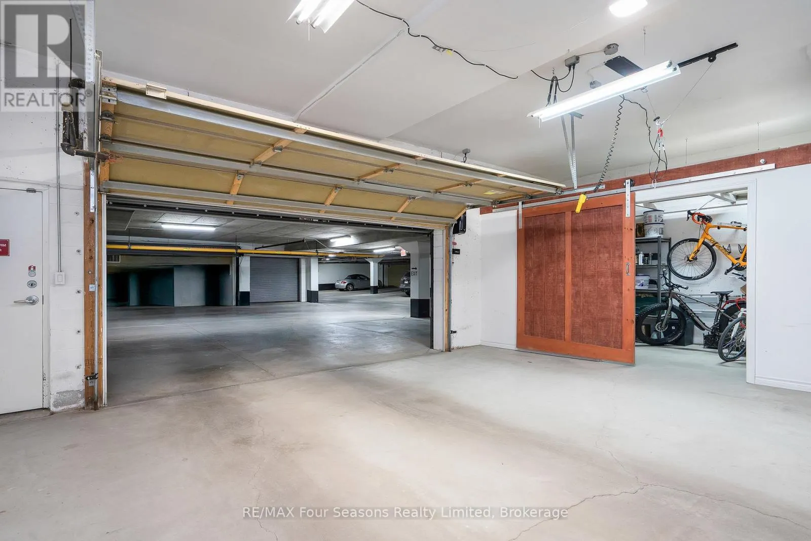 13 WESTMOUNT MEWS