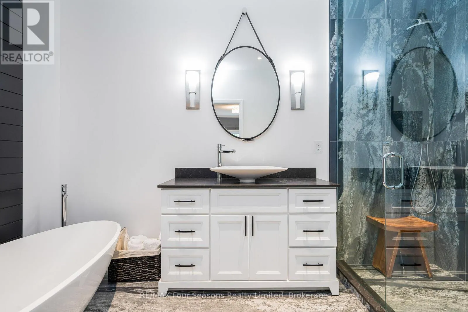 13 WESTMOUNT MEWS