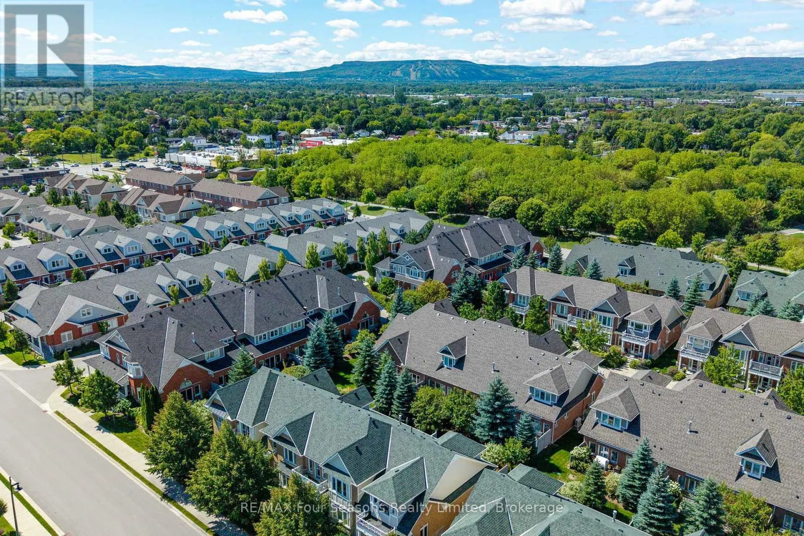 13 WESTMOUNT MEWS