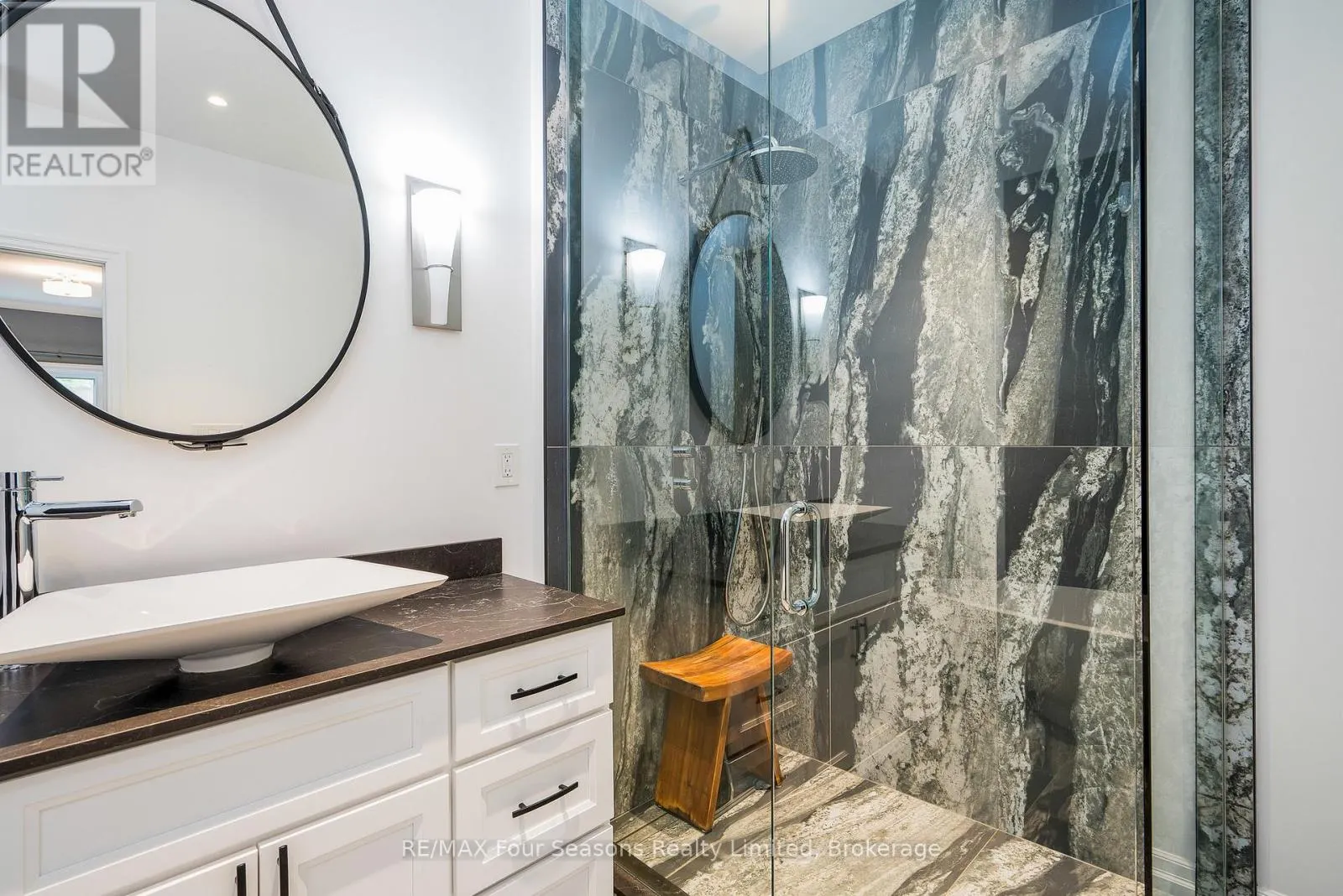 13 WESTMOUNT MEWS