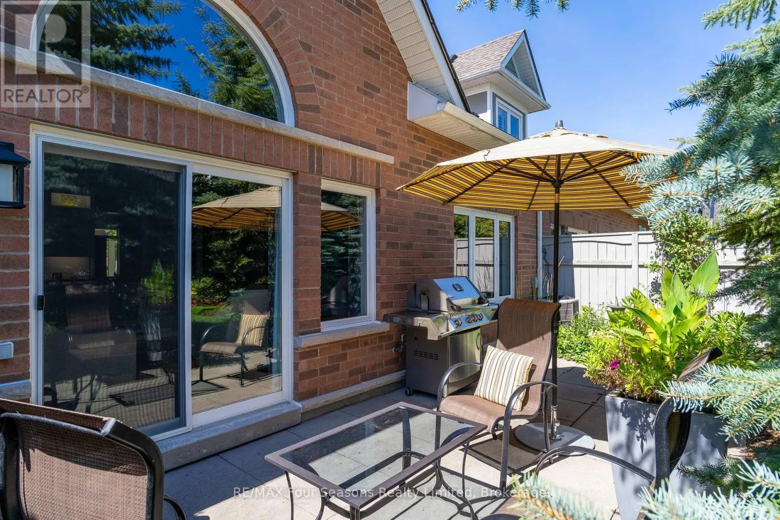 13 WESTMOUNT MEWS