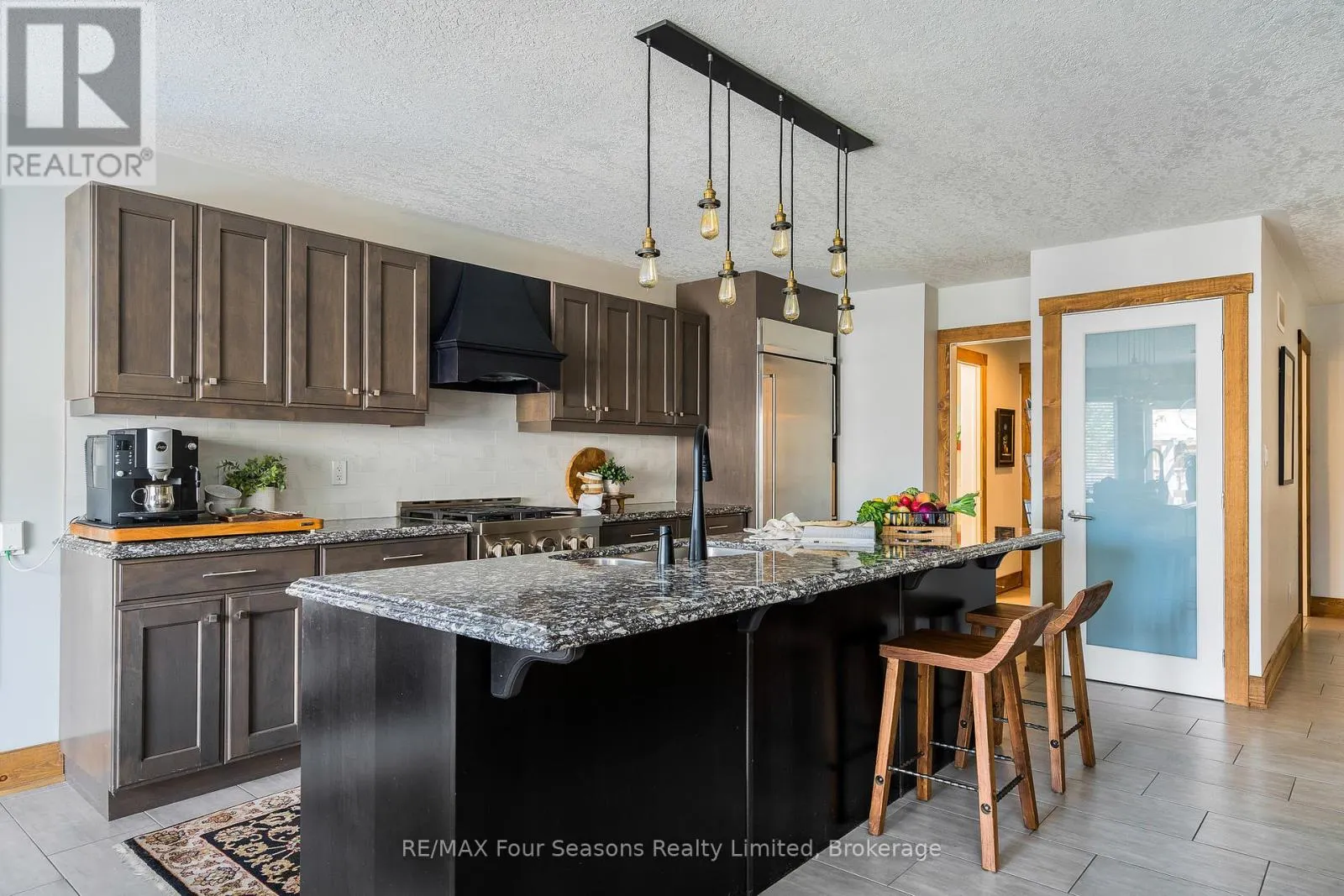 5 KAYLA CRESCENT N