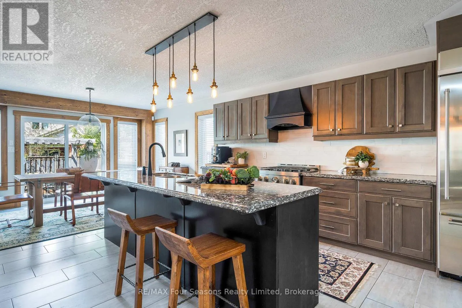 5 KAYLA CRESCENT N