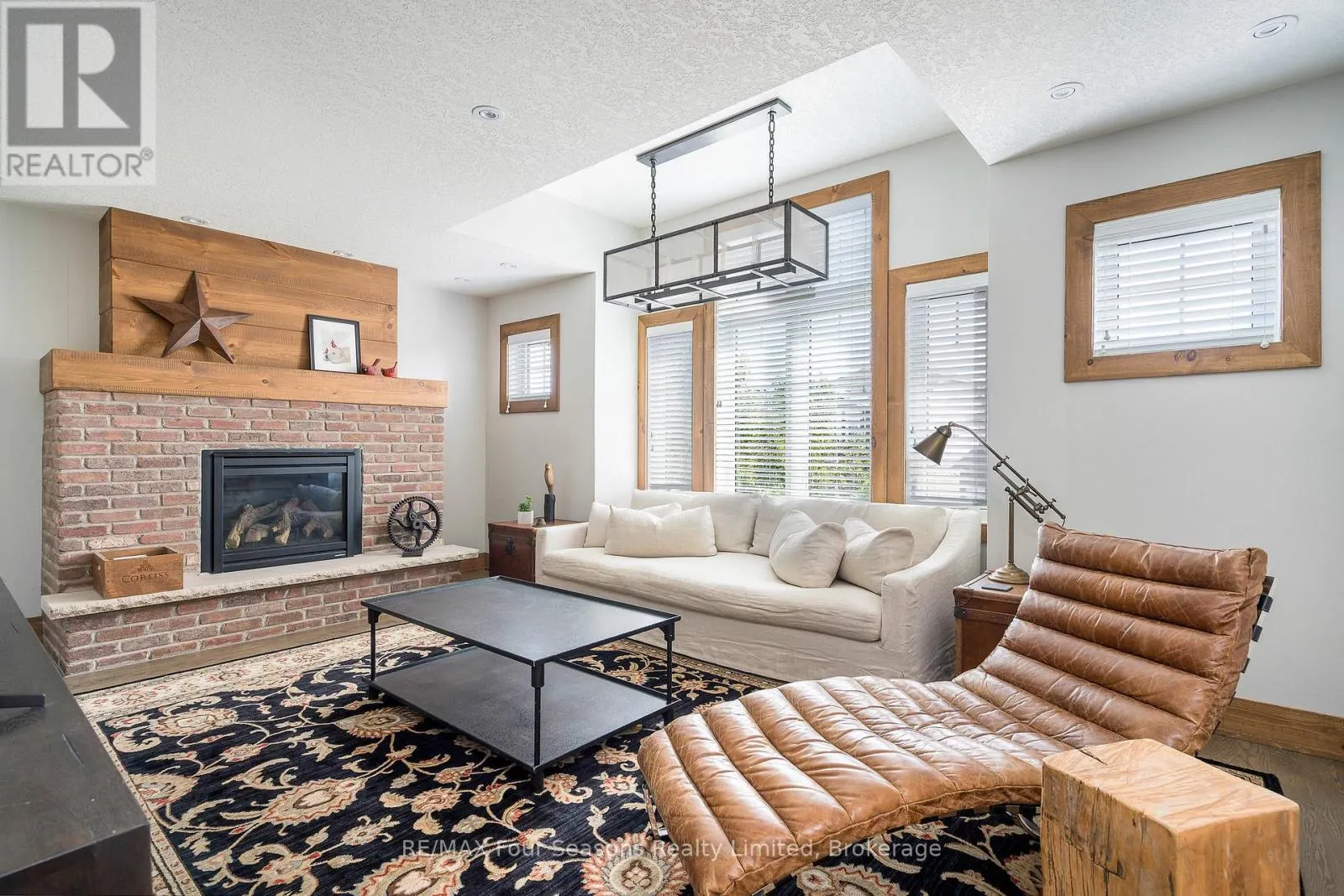 5 KAYLA CRESCENT N