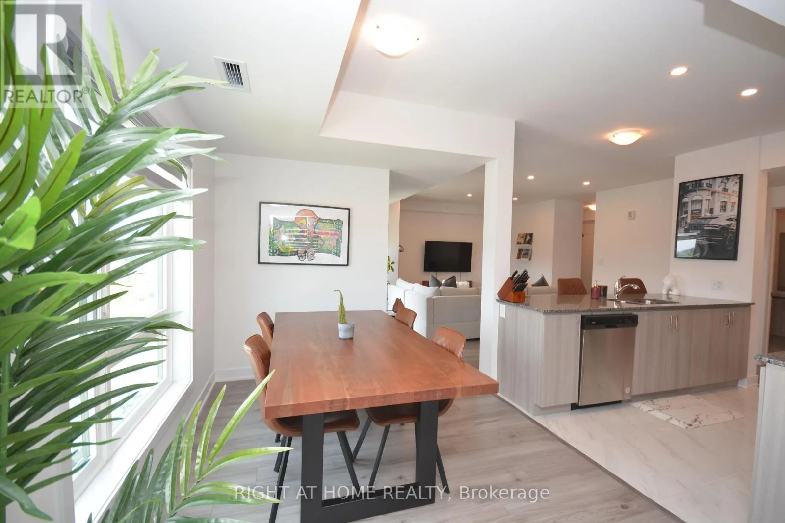 411 - 8 CULINARY LANE