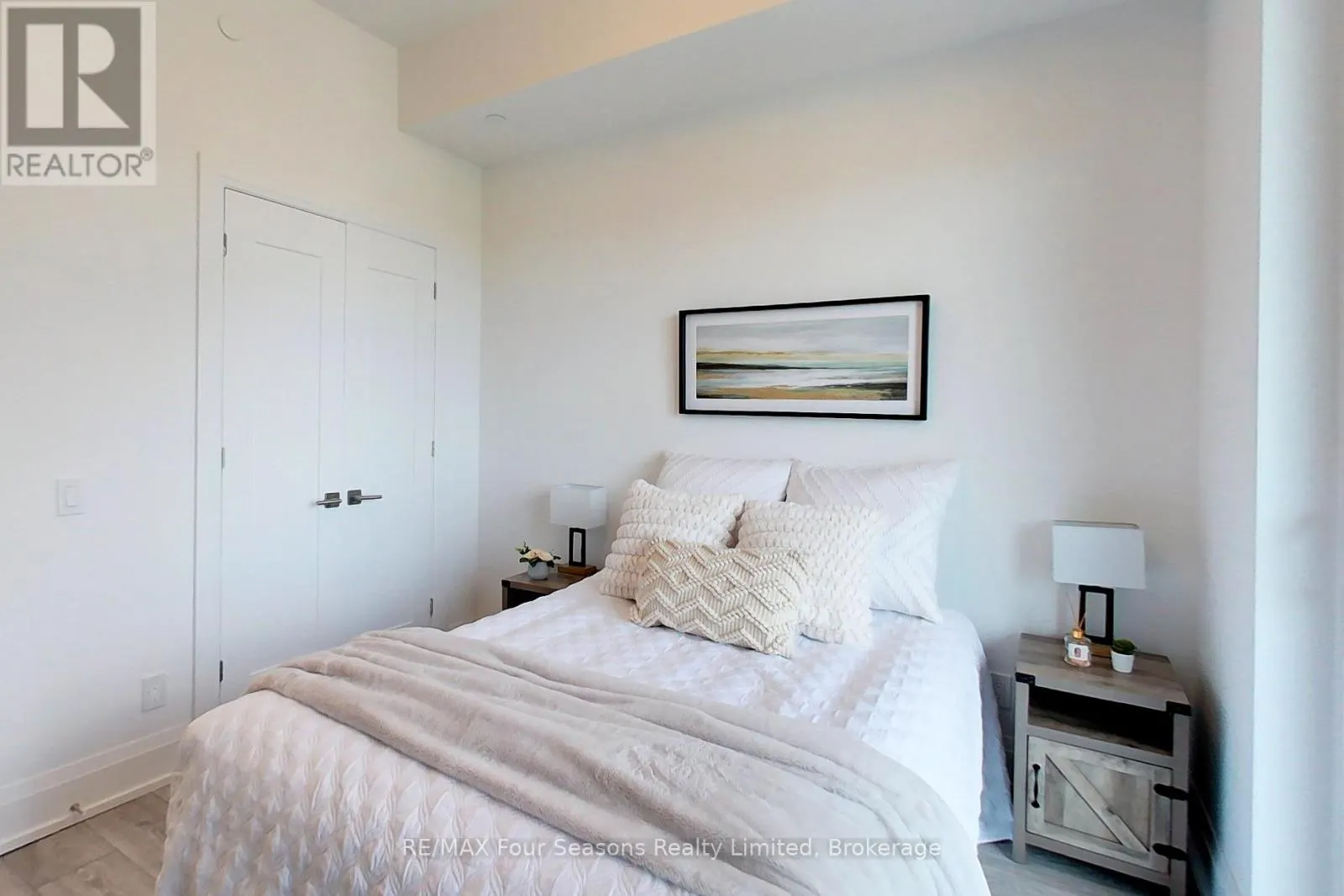 402 - 1 HUME STREET, #402
