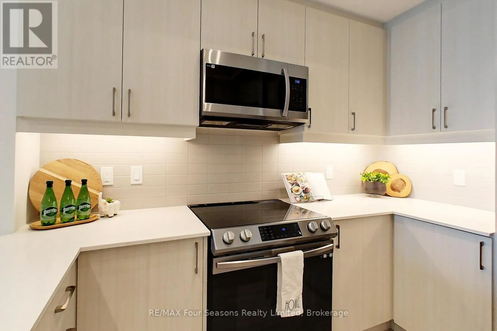 402 - 1 HUME STREET, #402
