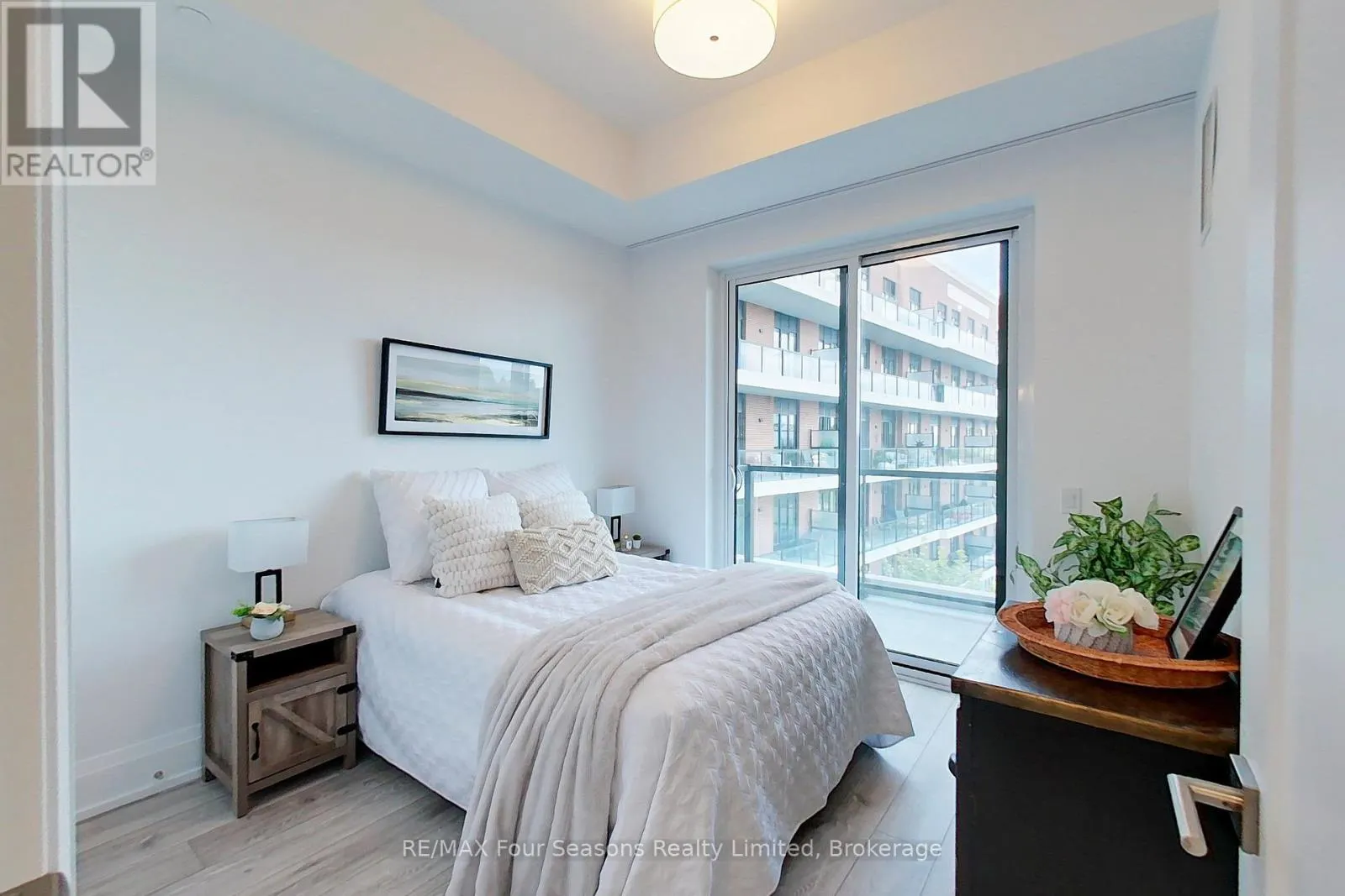 402 - 1 HUME STREET, #402
