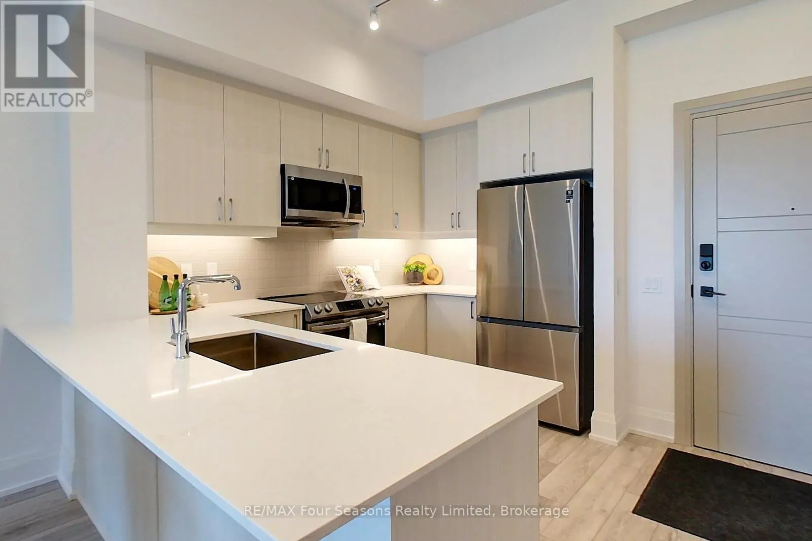 402 - 1 HUME STREET, #402