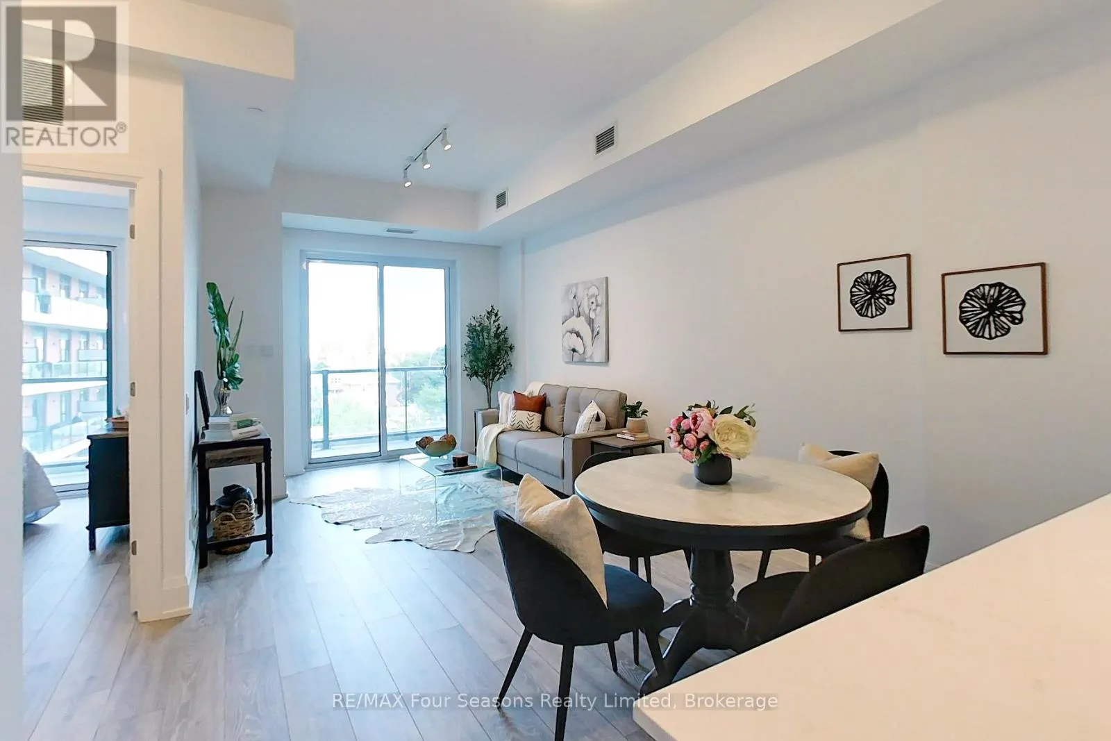 402 - 1 HUME STREET, #402