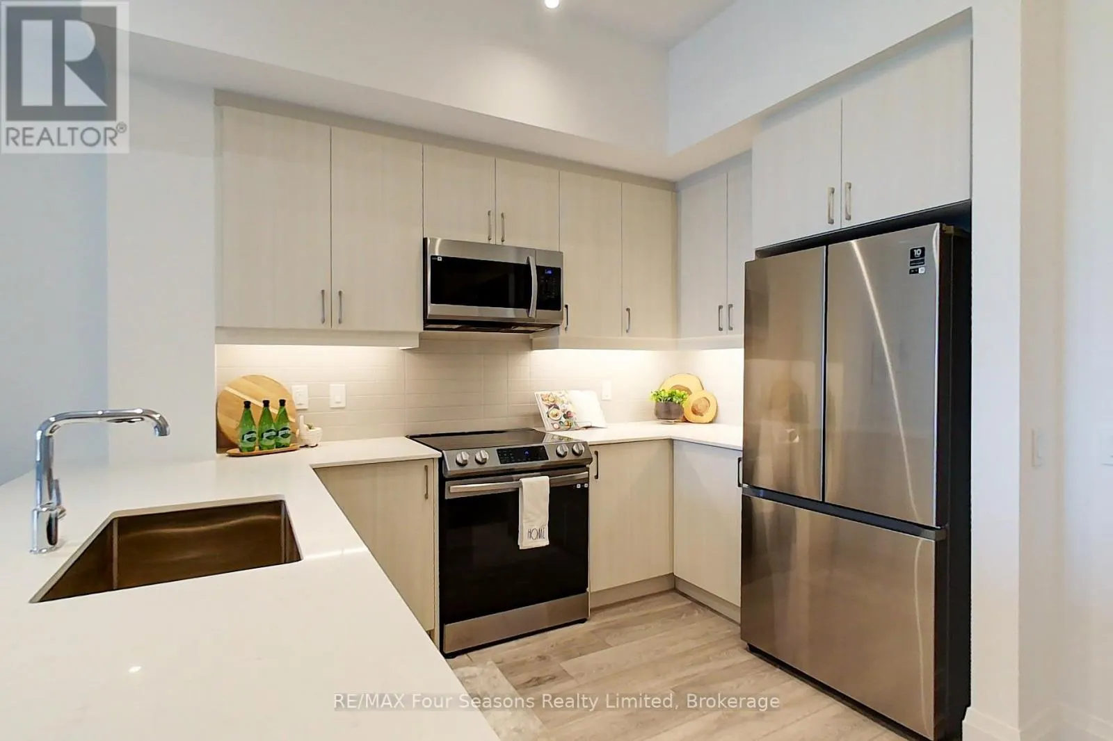 402 - 1 HUME STREET, #402