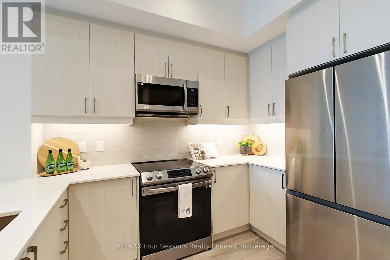 402 - 1 HUME STREET, #402