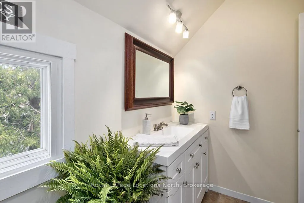 10 - 134 ESCARPMENT CRESCENT, #10