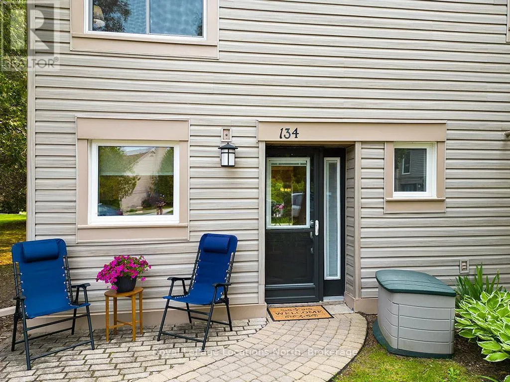 10 - 134 ESCARPMENT CRESCENT, #10