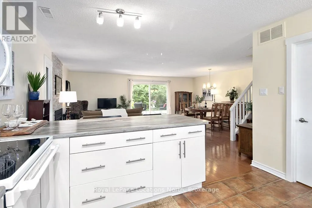 10 - 134 ESCARPMENT CRESCENT, #10