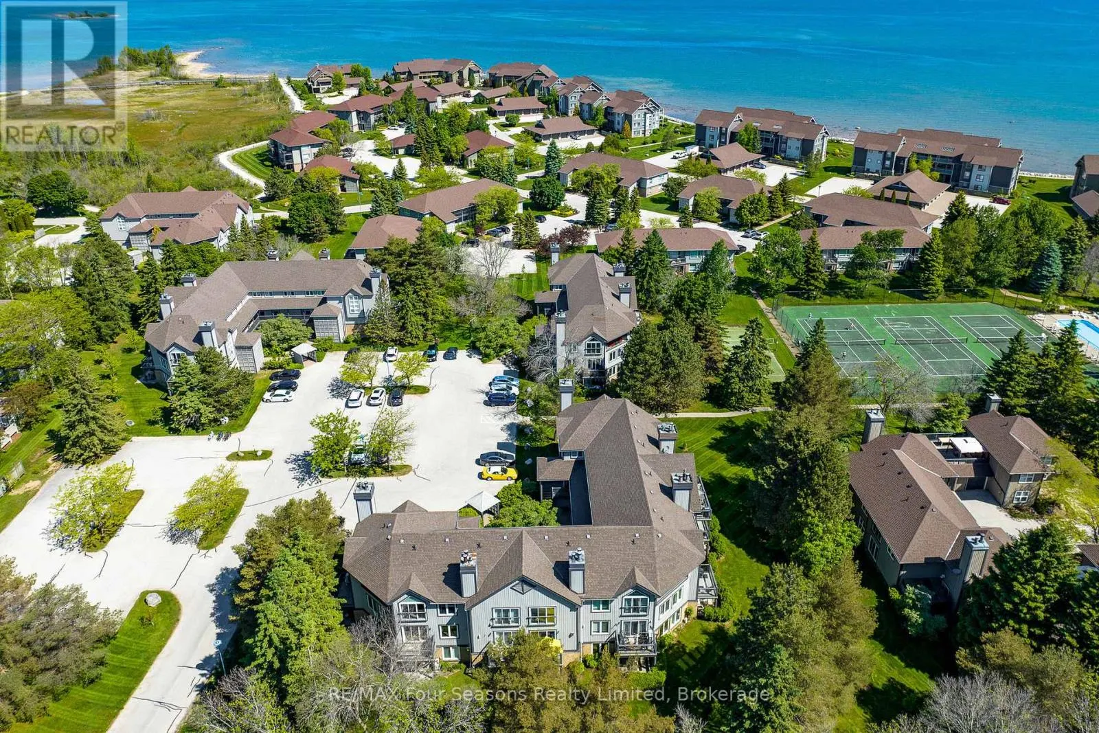 373 MARINERS WAY