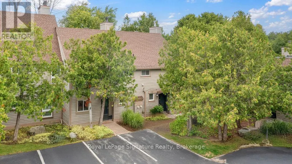 124 ESCARPMENT CRESCENT