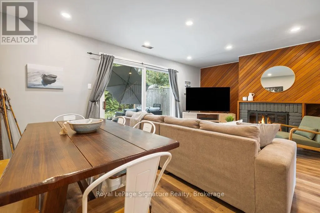 124 ESCARPMENT CRESCENT