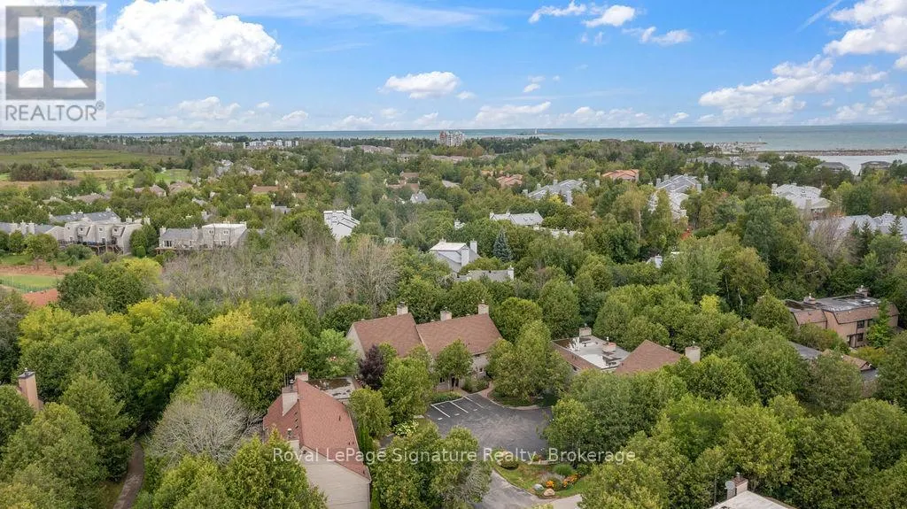 124 ESCARPMENT CRESCENT