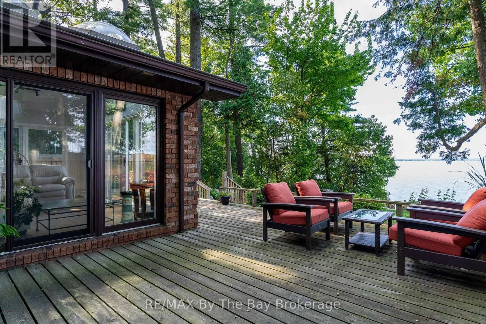38 WILLOW DRIVE