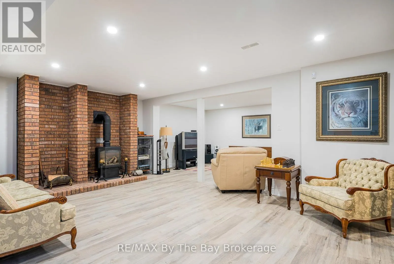 38 WILLOW DRIVE