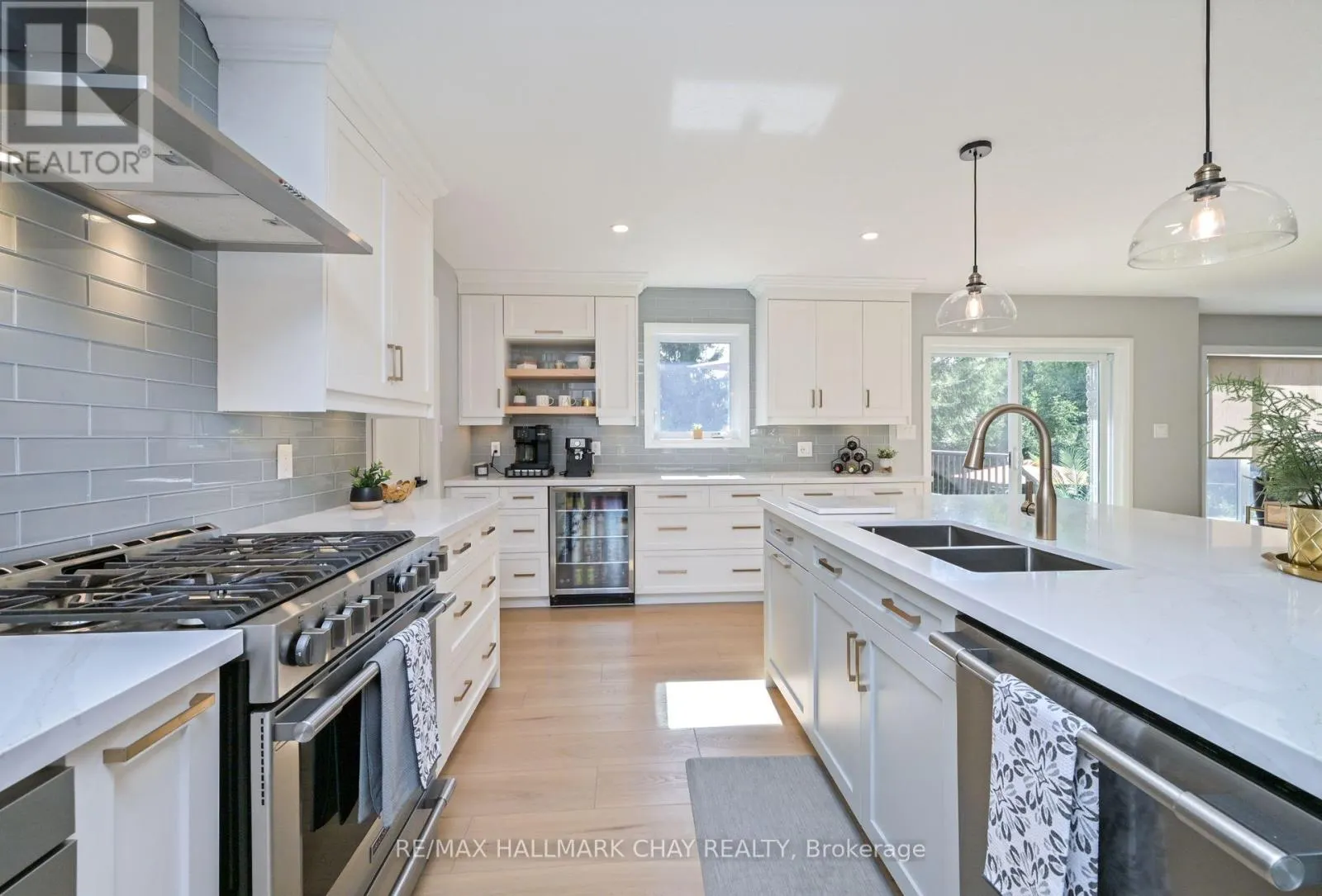 12 SYMOND AVENUE