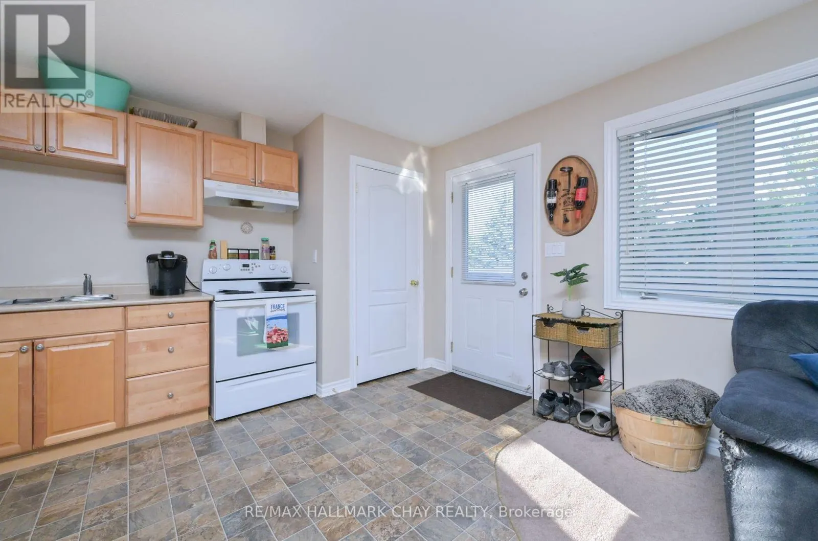 12 SYMOND AVENUE