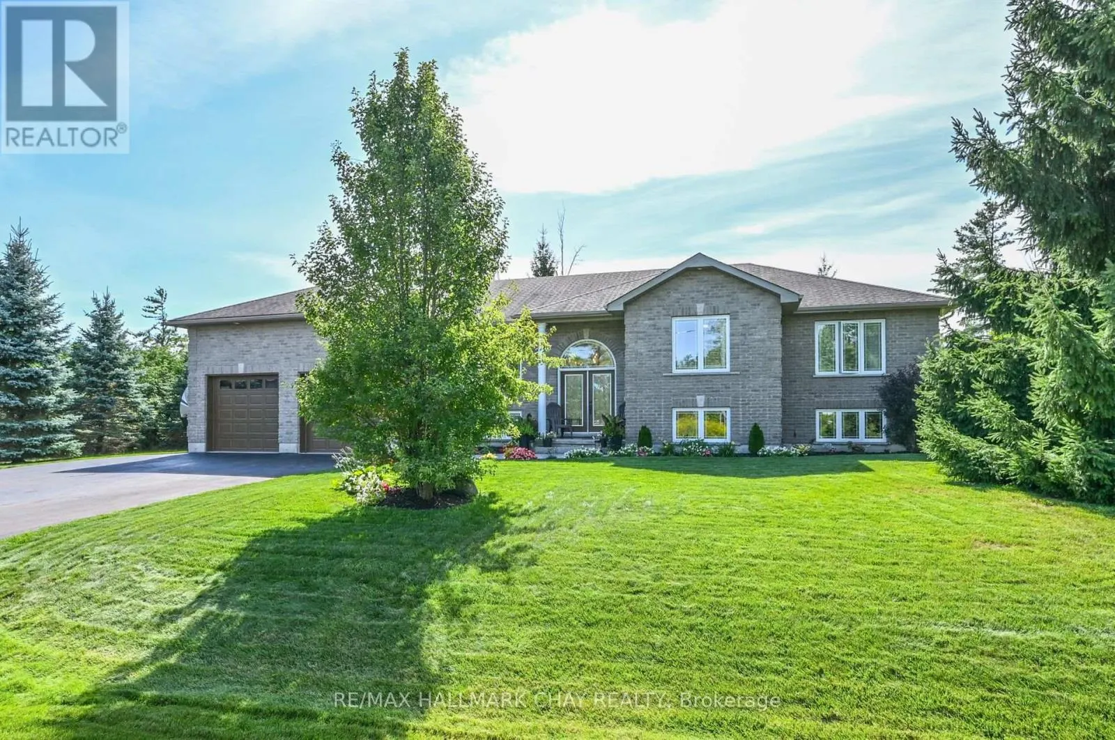 12 SYMOND AVENUE