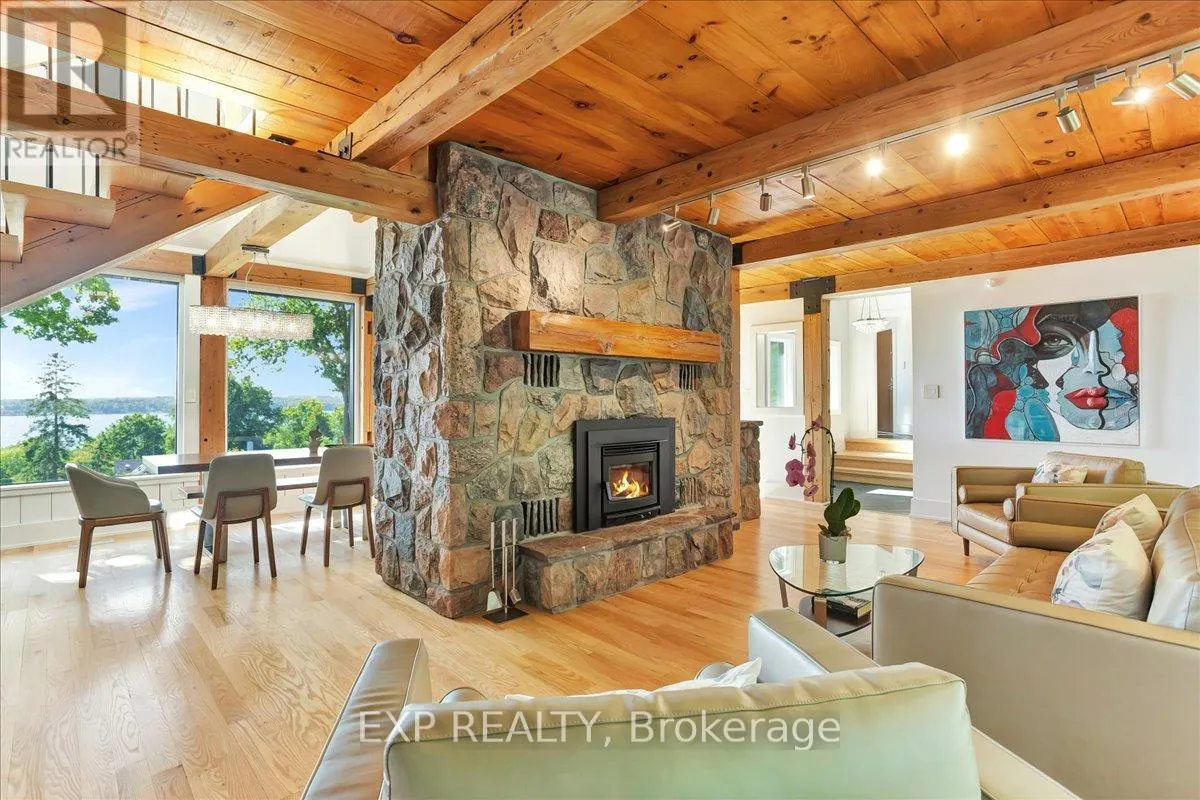 11 CRESTWOOD DRIVE