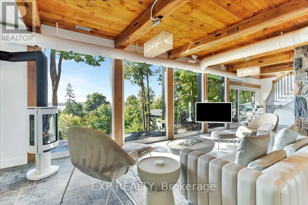 11 CRESTWOOD DRIVE