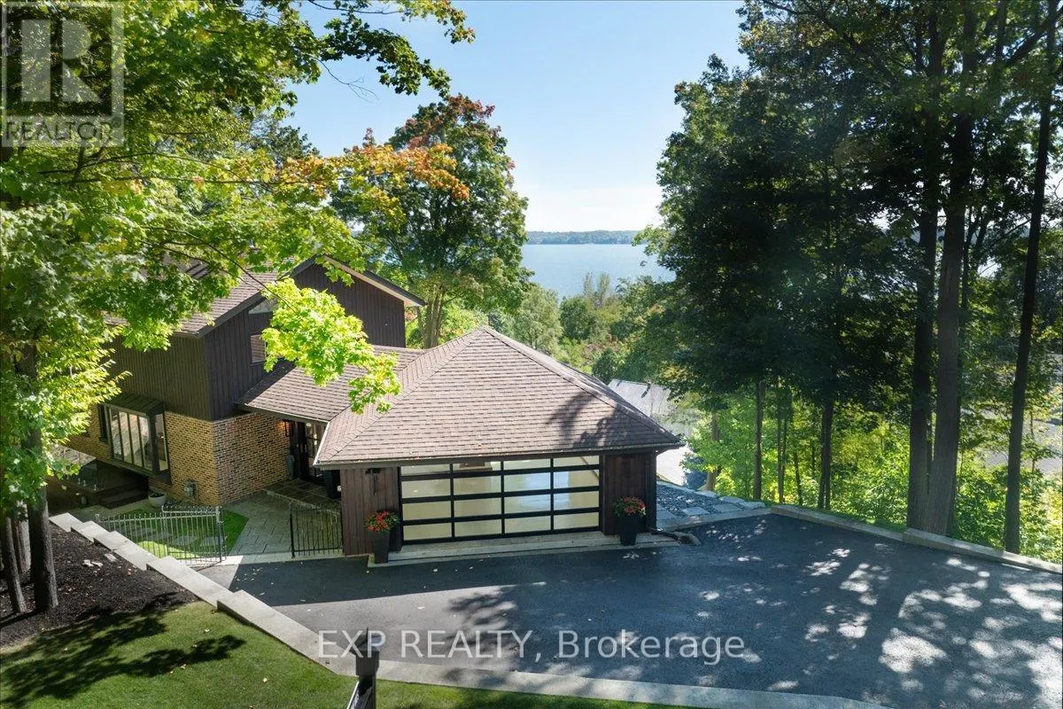11 CRESTWOOD DRIVE