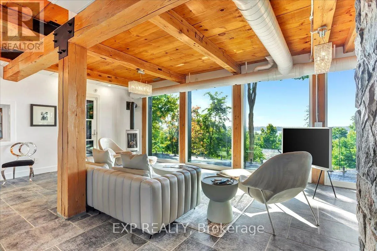 11 CRESTWOOD DRIVE