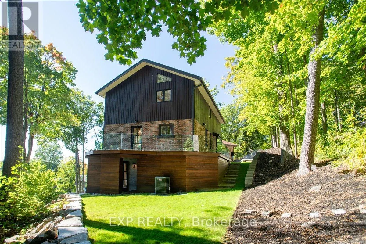 11 CRESTWOOD DRIVE