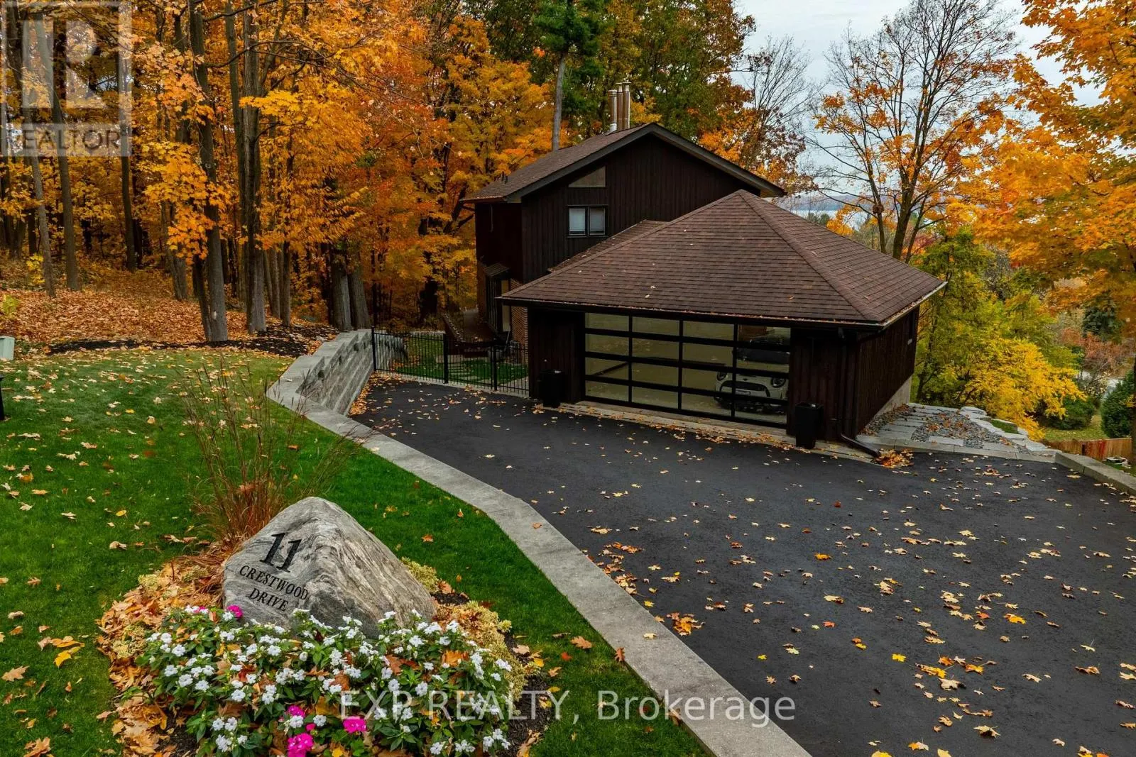11 CRESTWOOD DRIVE