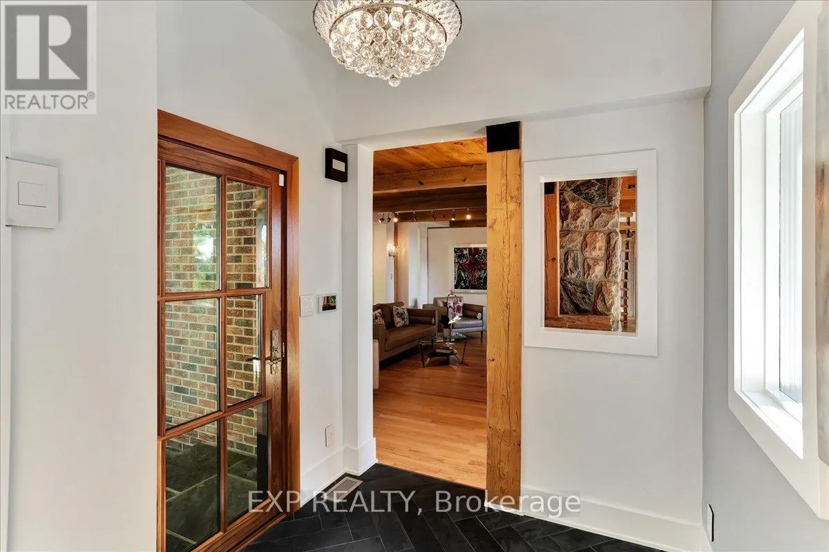 11 CRESTWOOD DRIVE