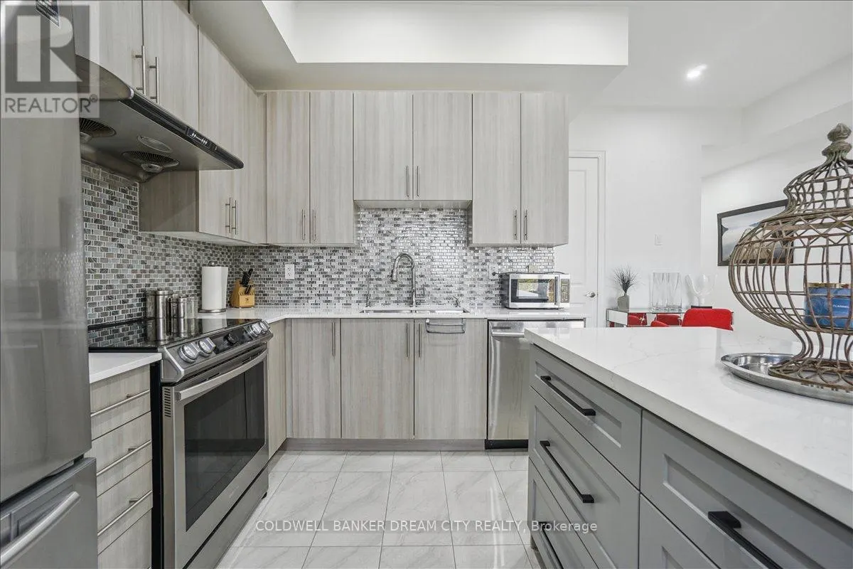 111 - 764 RIVER ROAD E