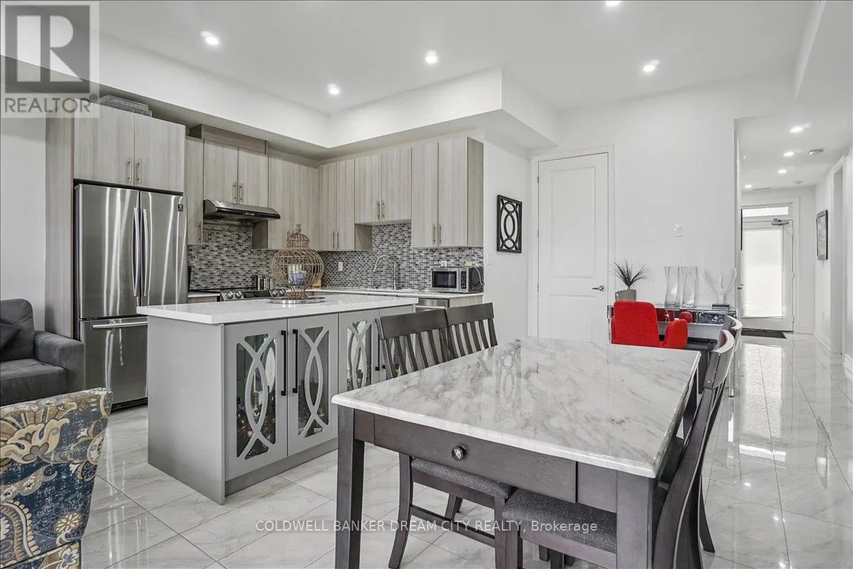 111 - 764 RIVER ROAD E
