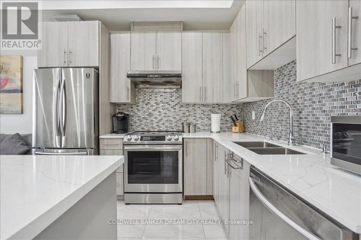 111 - 764 RIVER ROAD E