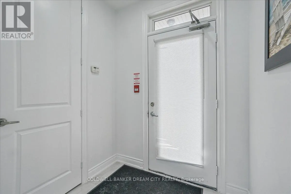 111 - 764 RIVER ROAD E